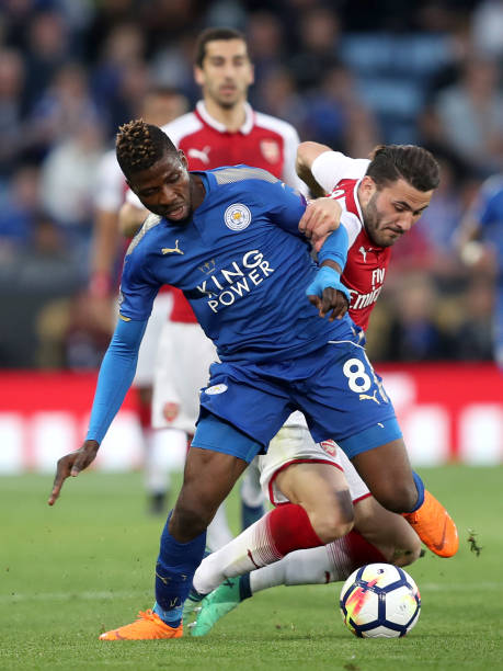 食竟被爆出 食竟被爆出